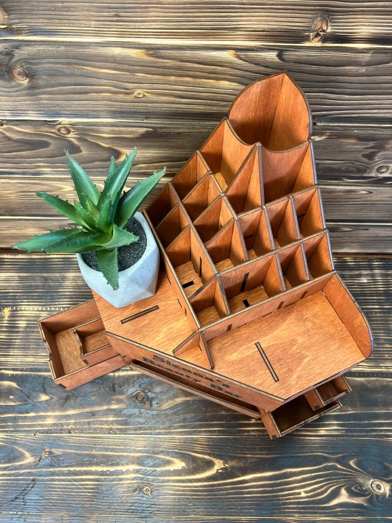 An image of the organizer with cosmetics on a white background.