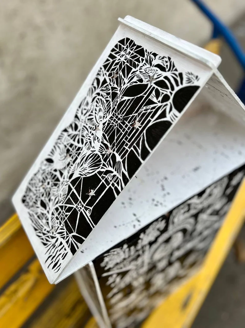 An image of the organizer on a white background, showing its full design.