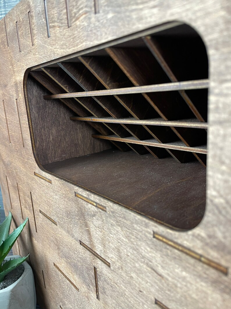 A close-up shot of the organizer's texture and smooth finish.