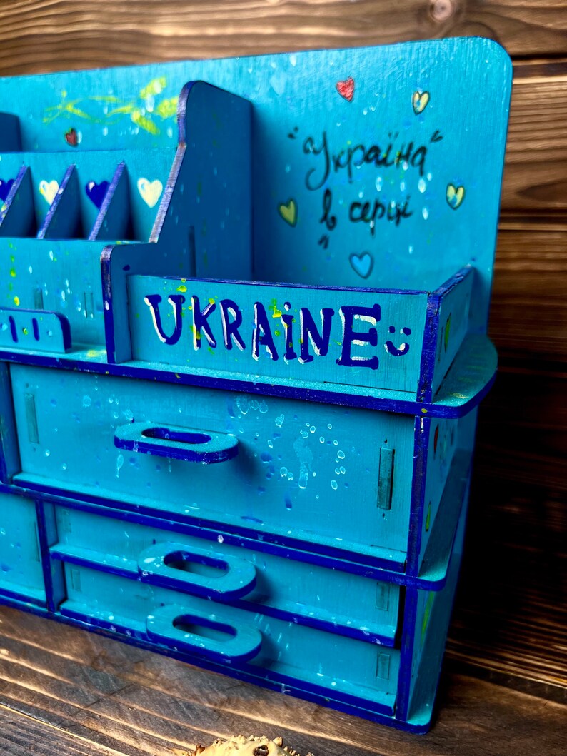 An image highlighting the eco-friendly materials and sustainability.