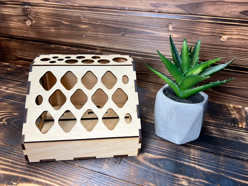 A photo showing an empty organizer, highlighting its full design and the individual "states."