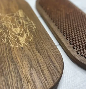 A side view of the organizer, emphasizing the quality of the wooden construction and the smooth finish.