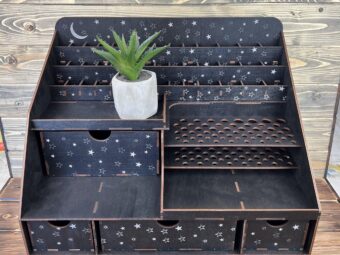 The organizer in gift packaging.